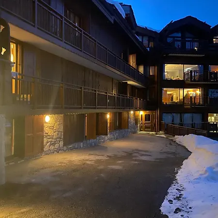 1850 - 4 Personnes - Aux Pieds - Wifi Gratuit *